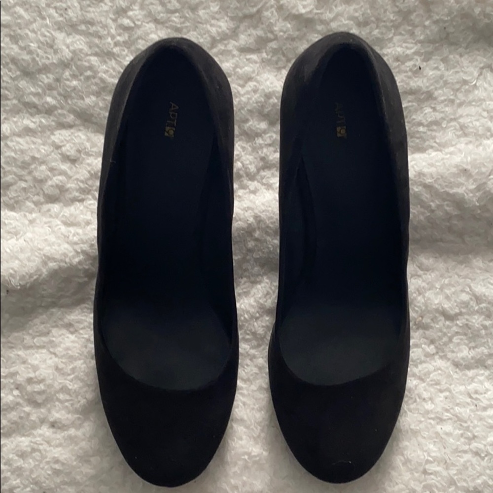 Black Wedges - Picture 2 of 4